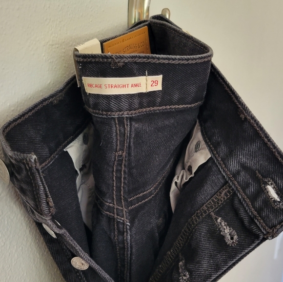 NWT Levi's Ribcage Straight Ankle Jeans, Distressed, Skewed Black, Size 29x27 - Picture 4 of 16